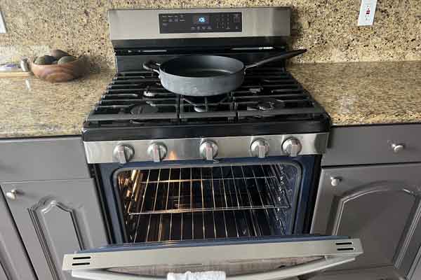 Emergency appliance repair for kitchen range in Huntington Beach home